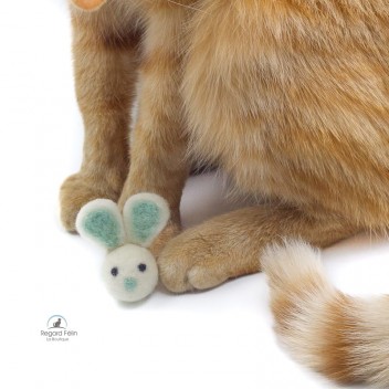 Petit lapin en laine pour chat et chaton